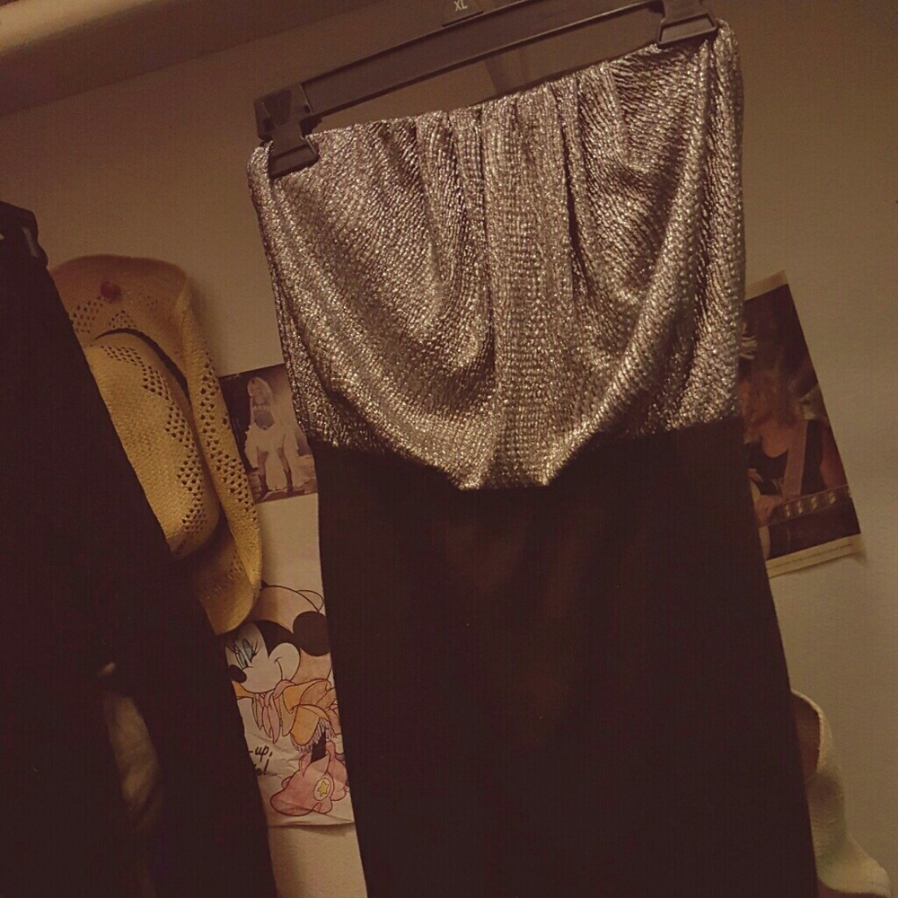 Mini body huggin' dress